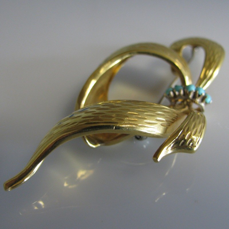 SOLD – 18k Gold Brooch set with Turquoise | The Antiques Room