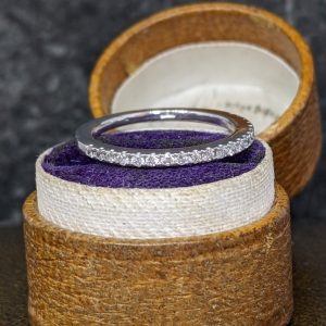 Diamond Set Band in 18k Gold - 0.21cts