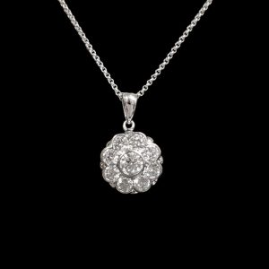 Diamond Cluster Pendant in 18k Gold