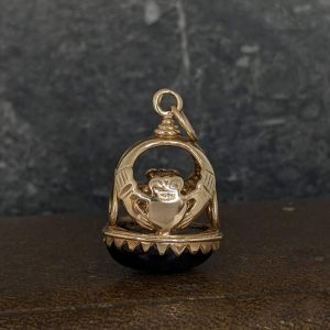 Vintage Claddagh Fob Pendant - 9k Gold