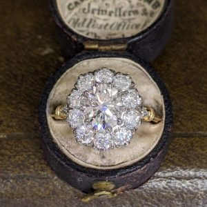 Beautiful Diamond Cluster Ring in 18k Gold and Platinum - 2.7cts