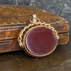 Antique Carnelian Spinner Fob in 9k Gold - 1909