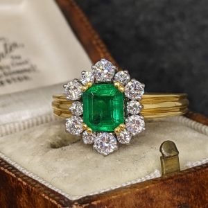 Vintage Vivid Green Emerald and Diamond Cluster Ring in 18k Gold