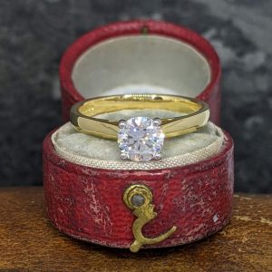 Diamond Solitaire Ring in 18k Yellow Gold and Platinum - 0.70cts