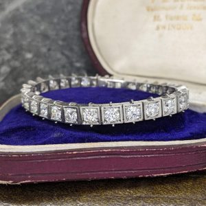 Outstanding Vintage Diamond Bracelet in 18k gold and Platinum - 6.1ct
