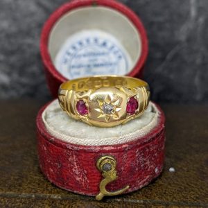 Antique Ruby and Diamond Band in 18k Gold - 1912