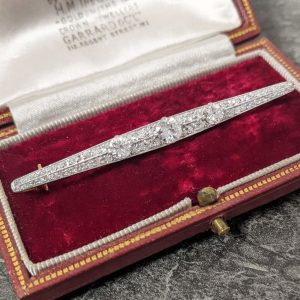 Outstanding Antique Diamond Brooch in 18k Gold and Platinum