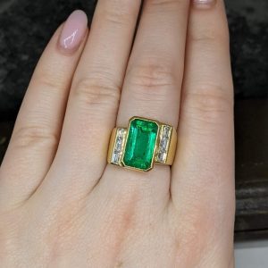 Superb Mid Century Colombian Emerald and Diamond Ring in 18k Gold