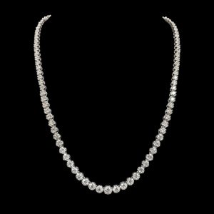 Outstanding Diamond Necklace in 18k - 11.8 Carats