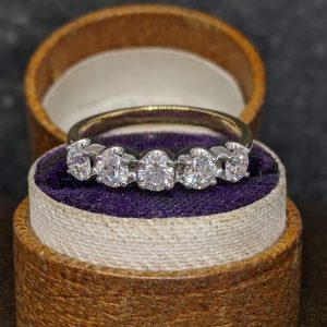 Five Stone Diamond Ring in 18k Gold and Platinum - 0.77cts