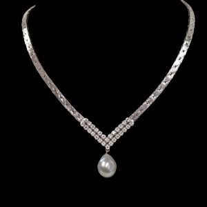 Vintage Diamond and Pearl Necklace in 18k Gold