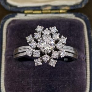 Vintage Diamond Cluster Ring in 18k Gold