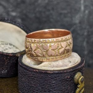 Antique Engraved Shamrock Band in 9k Gold - Chester 1919