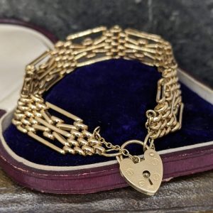 Vintage Gate Link Bracelet in 9k Gold