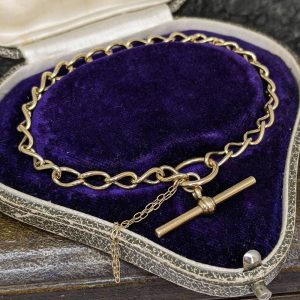 Vintage Curb Link Bracelet with T Bar in 9k Gold