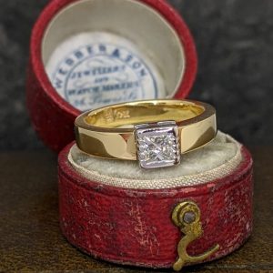 Vintage Princess Cut Diamond Ring in 18k Gold