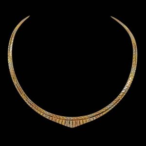 Stunning Vintage Tri-Colour Necklace in 18k Gold